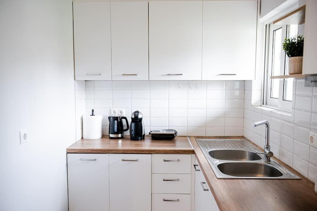 Cosy Apartment 700M From Acropolis Aten Exteriör bild